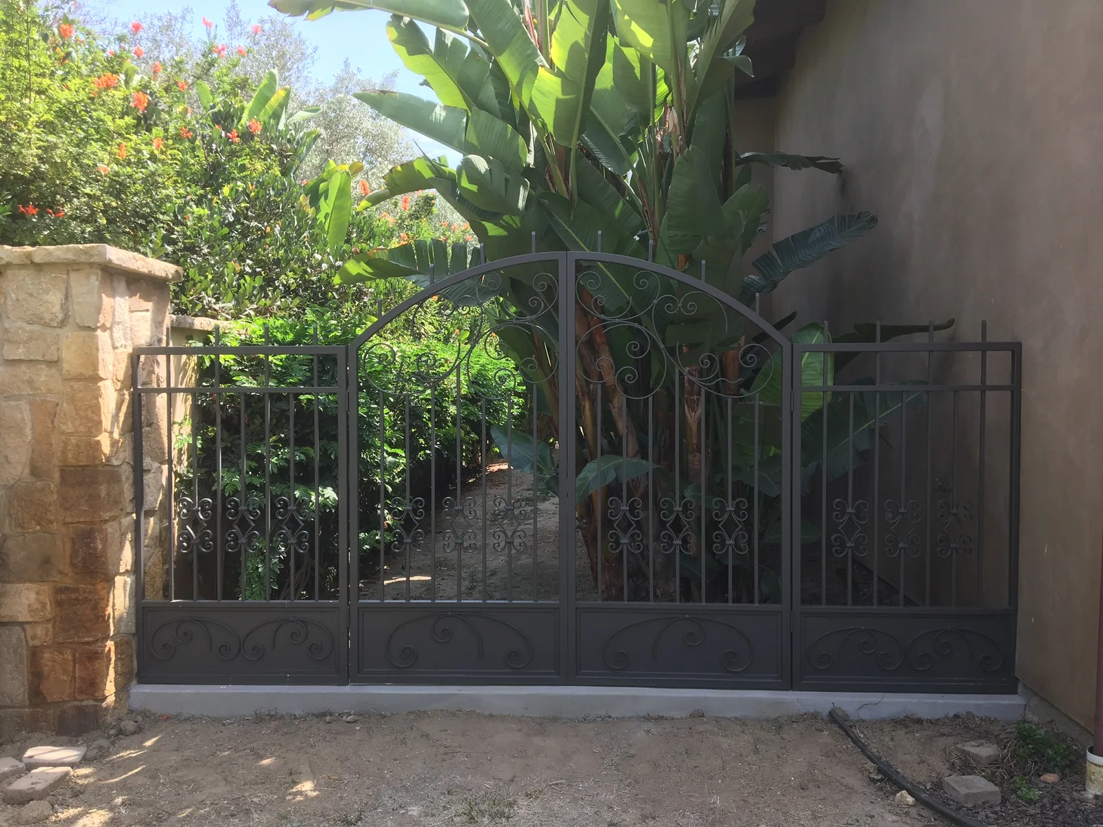 Custom driveway gate installation in Corona, CA